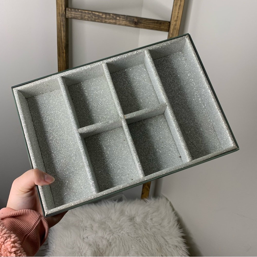 Sparkly Silver Jewelry Organizer